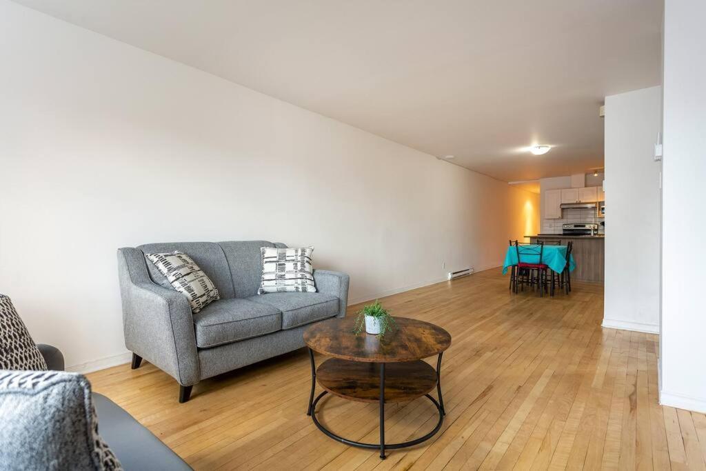 Lovely Rental Unit With Balcony~ Autoroute 40 Μόντρεαλ Εξωτερικό φωτογραφία